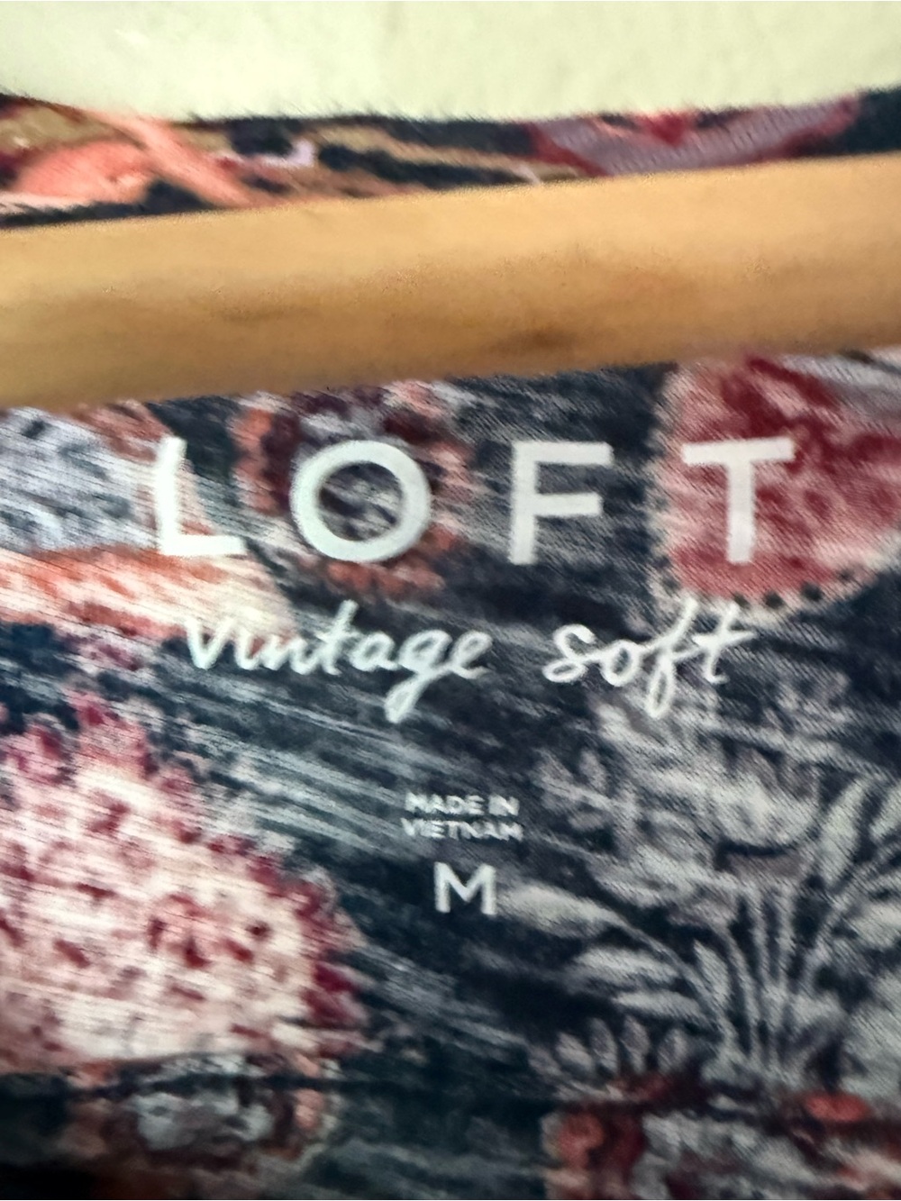 ❇️LOFT Women's Navy Floral Long-Sleeve Top  2 for $22❇️ - Picture 2 of 3